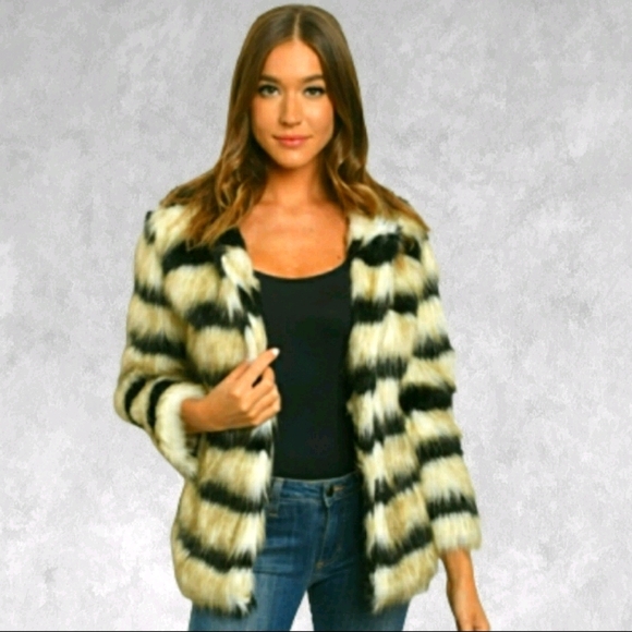 NWOT Coat Faux Fur Stripes - Picture 2 of 3
